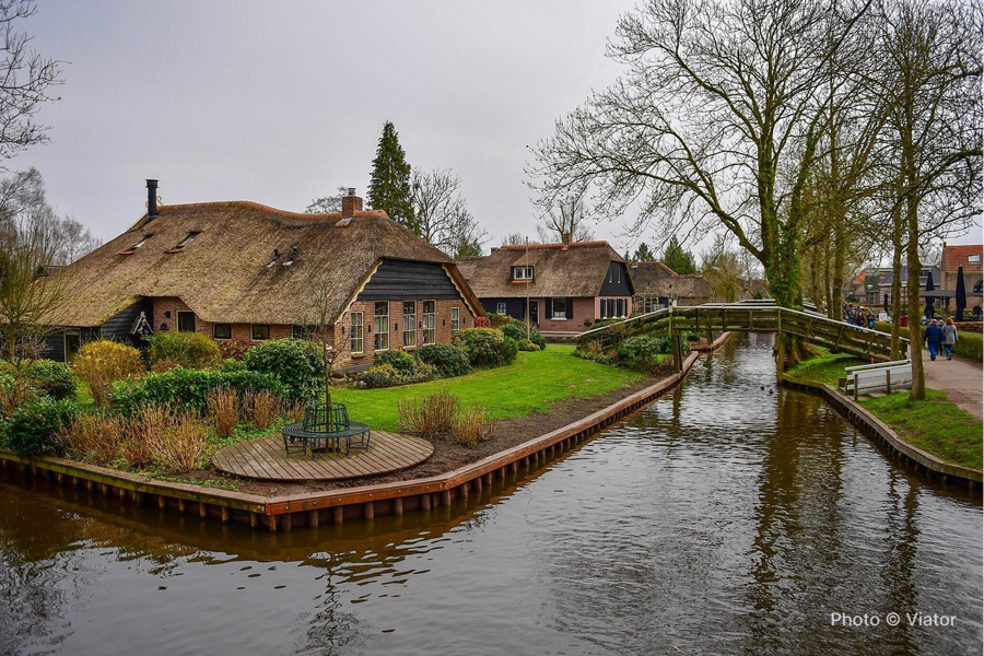 Giethoorn Guided DayTrip from Amsterdam - photo 1