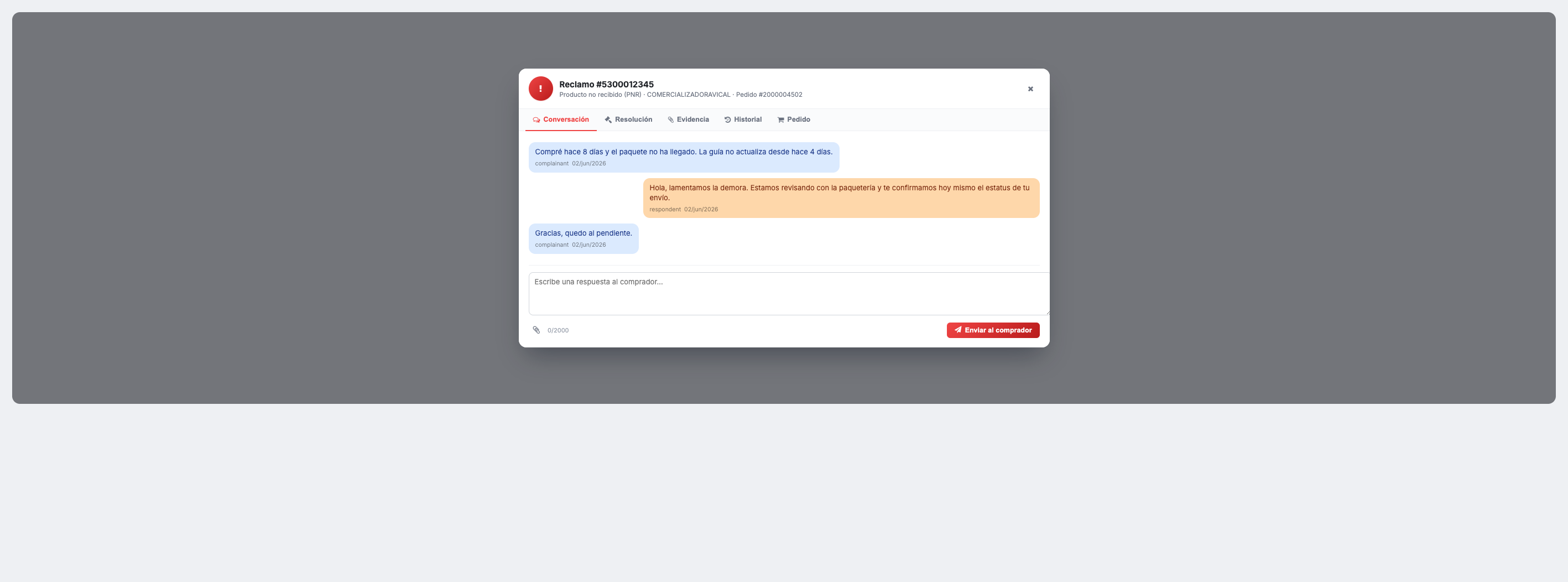 Hilo del reclamo: mensajes del comprador y tus respuestas, con caja para adjuntar evidencia.