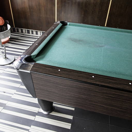 Recloth a Pool Table