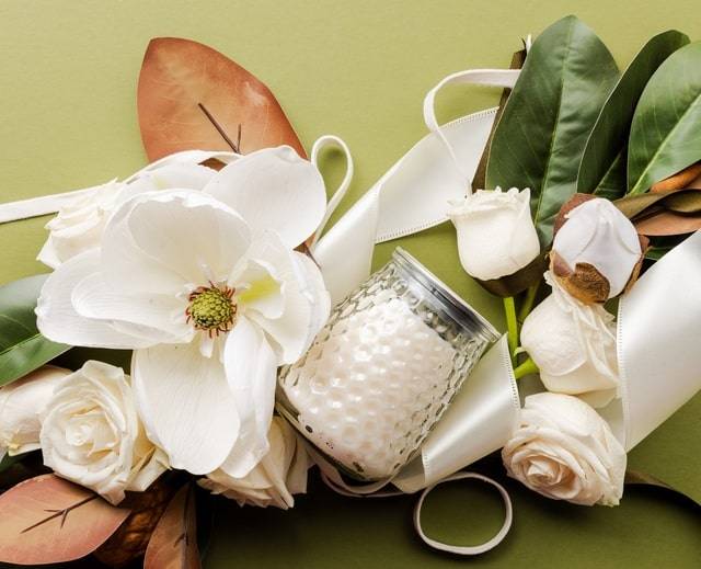 Raz Imports Wooden Sleigh With Winter Natural Arrangement and Pinecone Christmas Home Decor