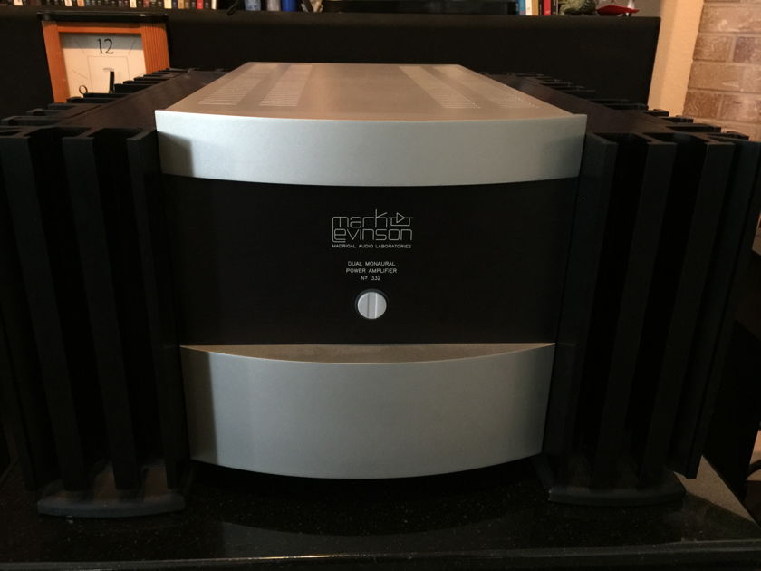 MARK LEVINSON  NO. 332 Dual Monaural Power amplifier (Free shipping and Paypal)