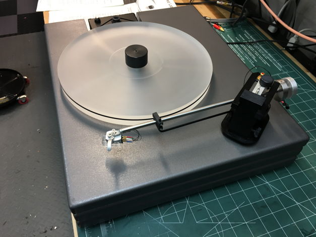 Well Tempered Labs Classic Turntable in Box  with new C...