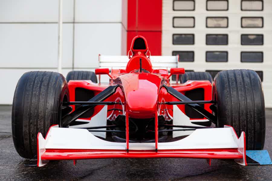 Formula BMW and Ferrari race track - photo 4