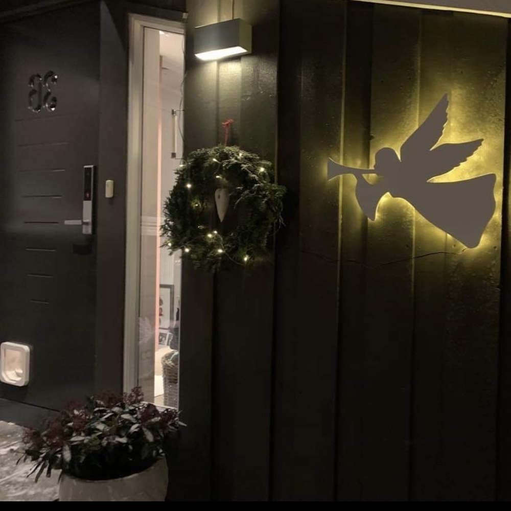 Stor håndlaget engel med LED-lys, venstrevinklet (S)
