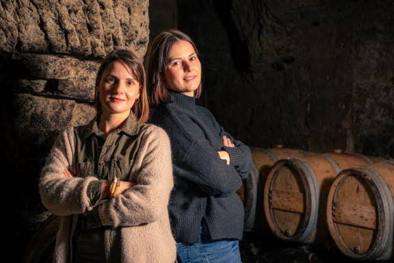 Château de Villeneuve - Jean-Pierre Chevallier et ses filles, vigneron à Dampierre-sur-Loire en Saumur-Champigny