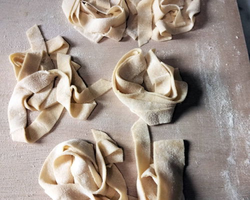 Corsi di cucina Lucca: Sapori di Toscana: Pasta Fatta a Mano e Tiramisù