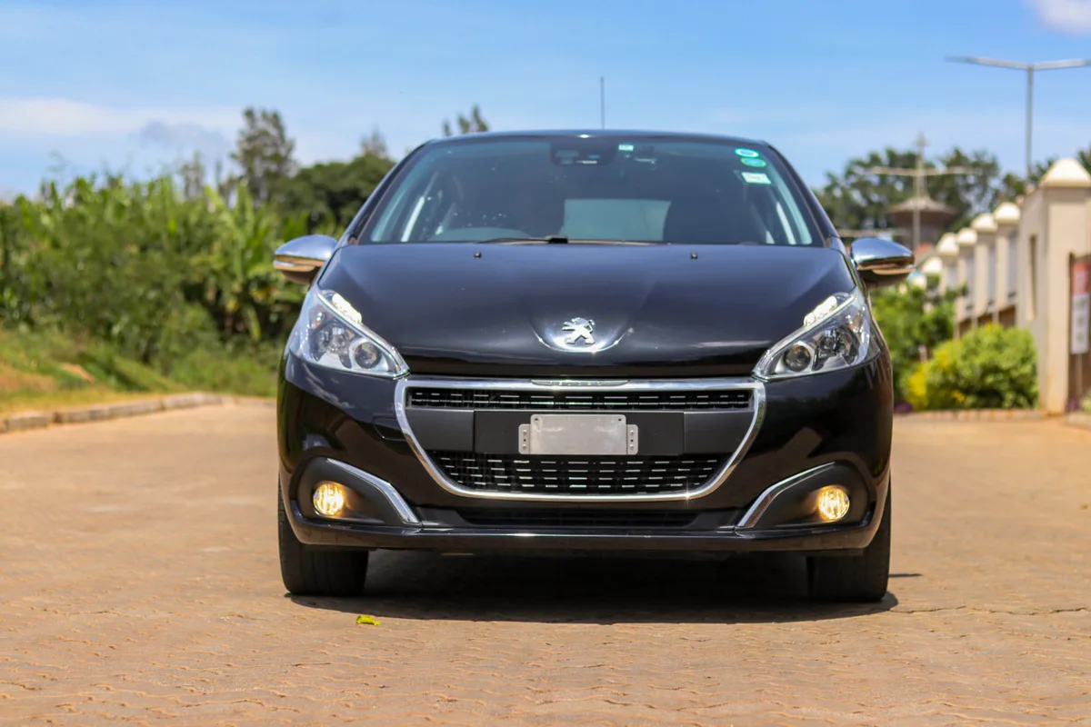 2016 Peugeot 208 — Royal Max Motors — photo 4 of 16