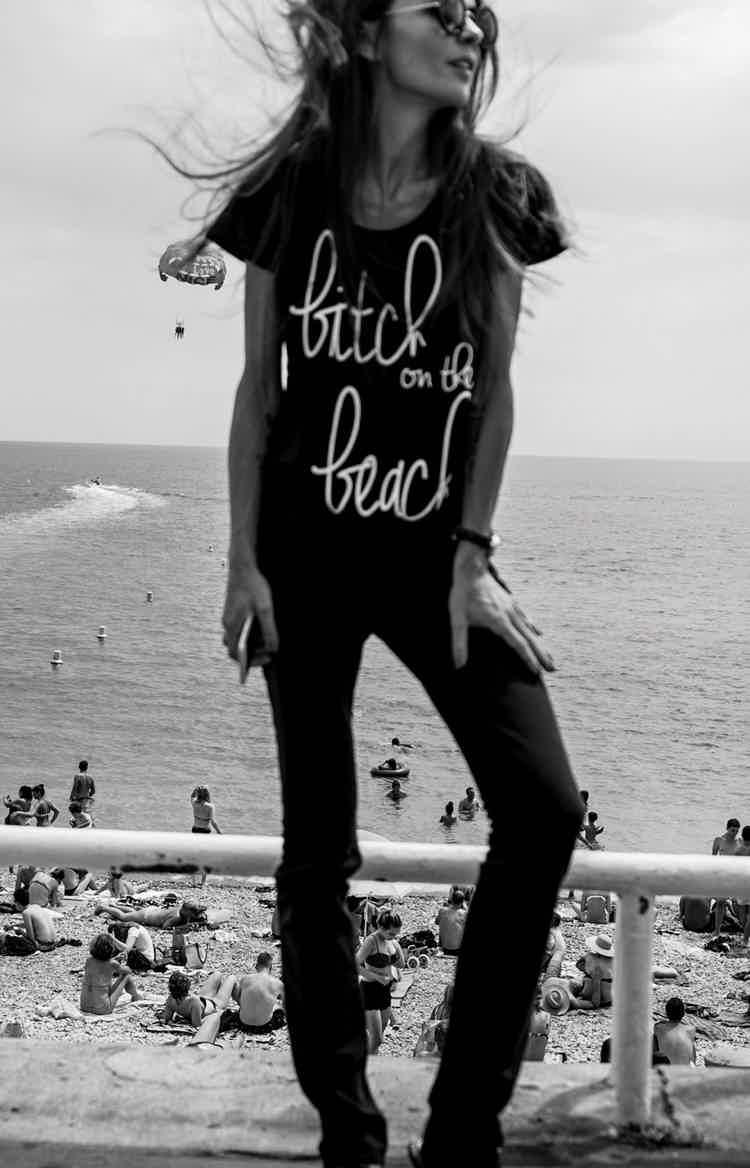 Футболка Black Bitch on the Beach