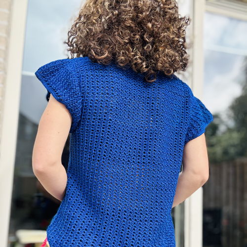 Chic Whimsy Blouse Crochet Pattern – Easy Fingering Weight Top with Ruffled Sleeves – Sizes XS–5XL