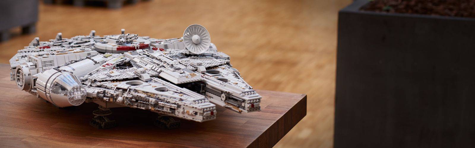 LEGO Millennium Falcon 75192