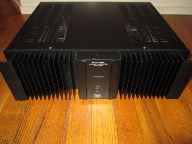 Rotel  RB-1080 Amplifier