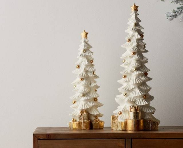 outdoor decoration nutcrackers with wreath and candy cane