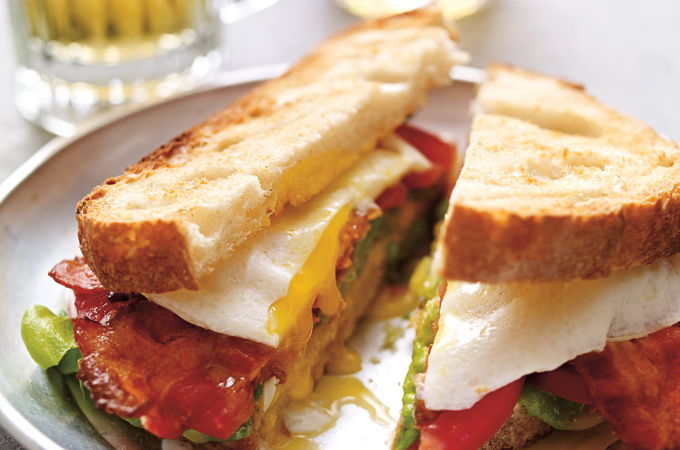 B.O.L.T. (bacon oeuf laitue tomate)