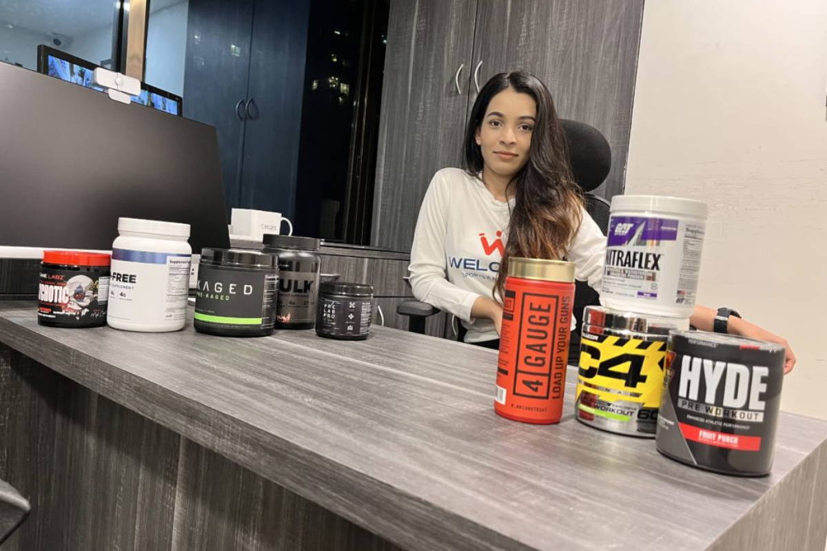 customer and pack of pre-workouts