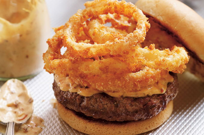 Burgers méga aux rondelles d'oignons