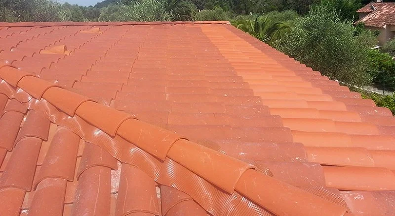 Remplacement de faîtage et d’arêtiers scellés par des closoirs ventilés — photo 4 sur 10 — CEG TOITURE