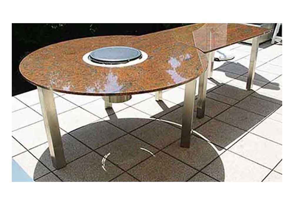 Gartentisch mit Grill