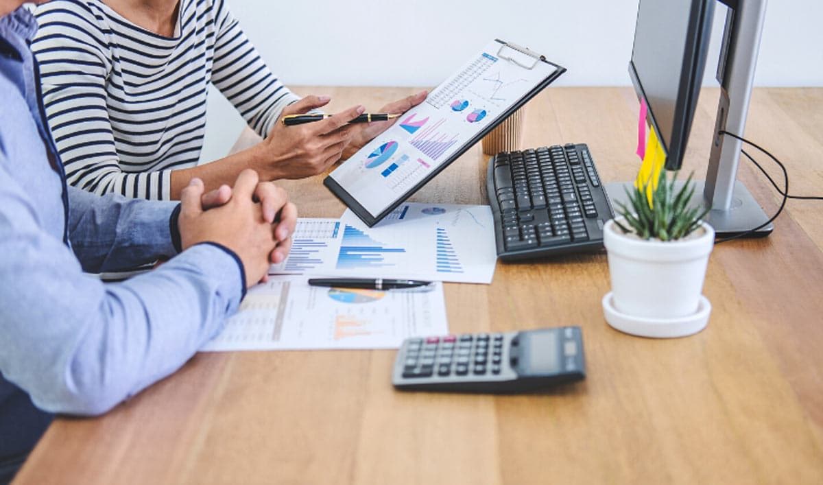 Signal-Based Prospecting: How to Replace Spray-and-Pray Outbound
