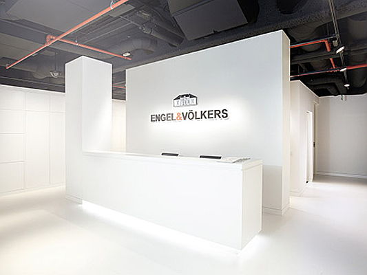  Uccle
- Engel Voelkers Franchise partners are given leeway to design a real estate shop