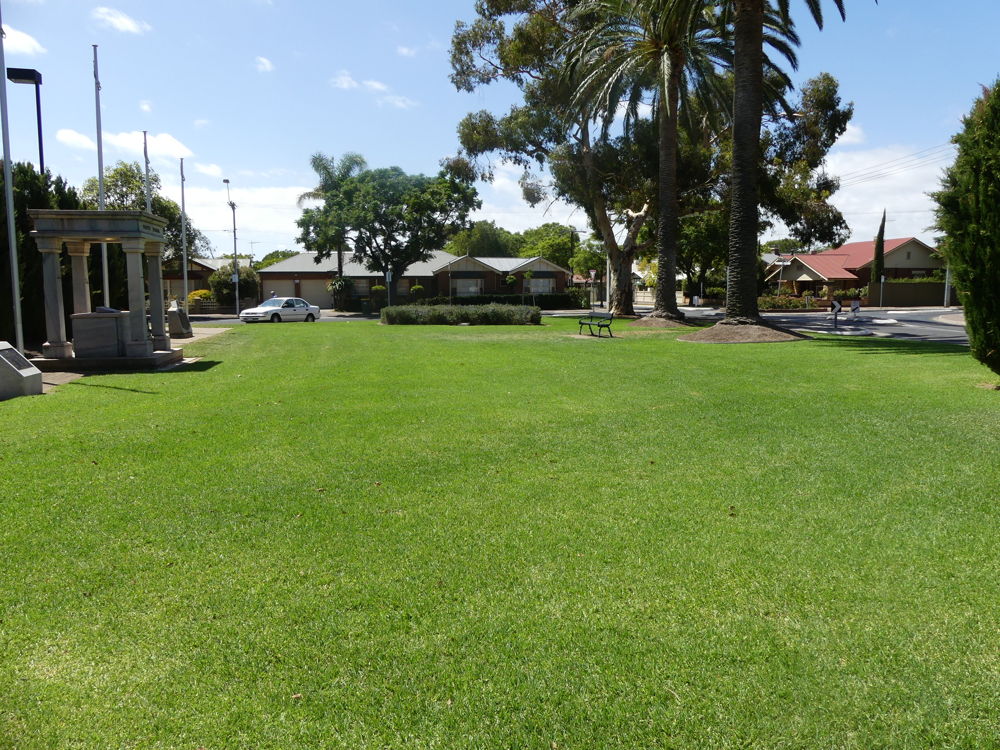 Memorial Gardens - Adjacent RSL