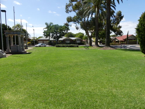 Memorial Gardens - Adjacent RSL