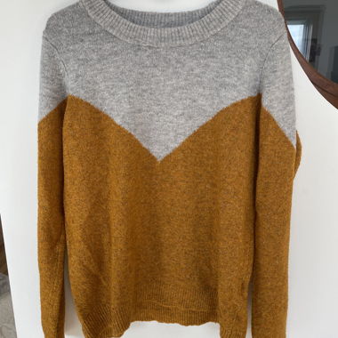 Pull gris/moutarde