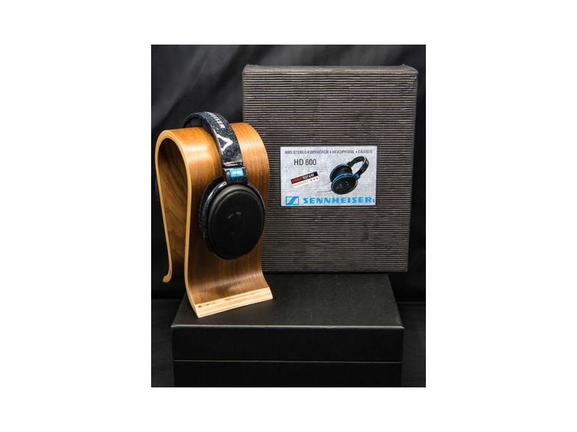 Sennheiser HD 600 Premium Dynamic  Headphones - [ Rare Low S/N / Low Hours ]