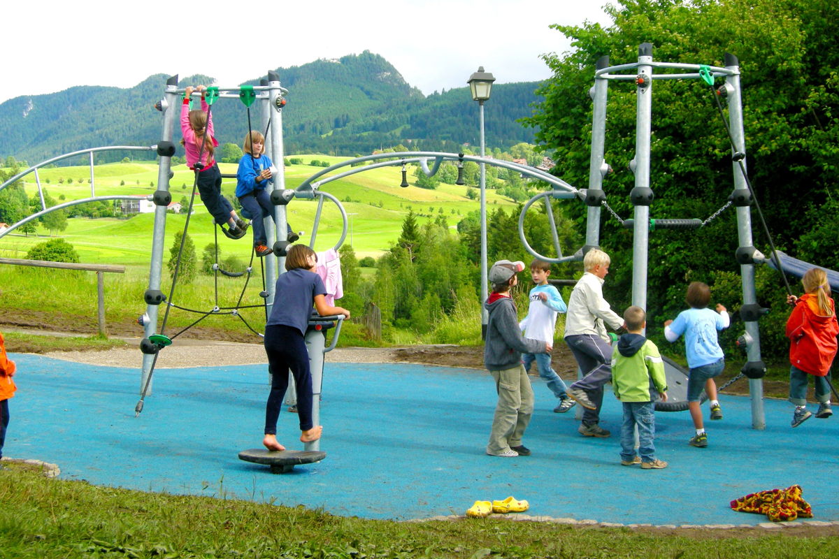 Pfronten Urlaub mit Kindern auf dem Spielplatz