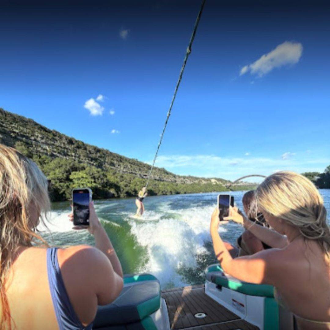 lake austin boat rentals bachelorette party