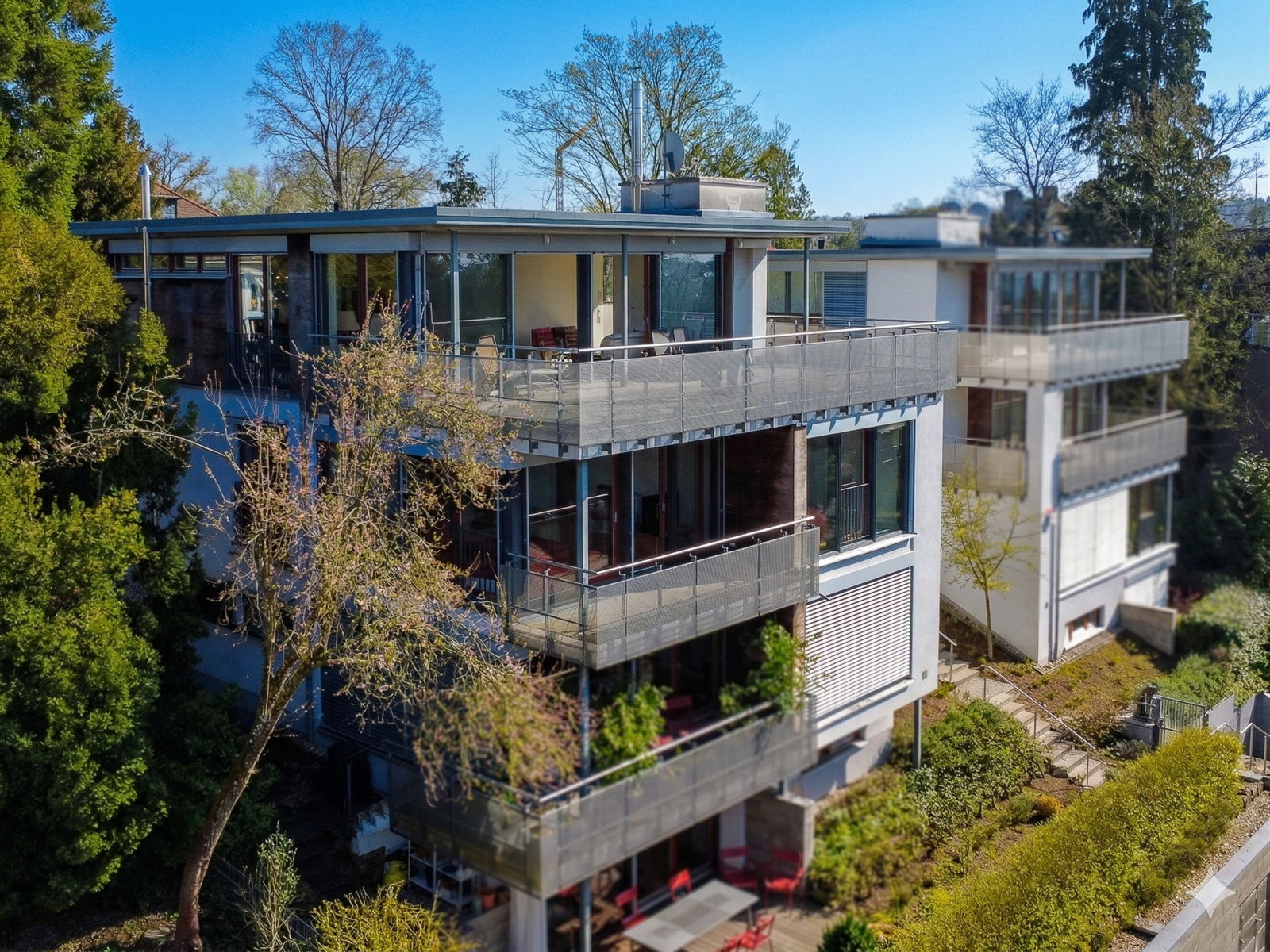 Exclusive penthouse maisonette in sought-after residential area near Kurpark