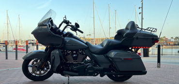 2022 HARLEY-DAVIDSON ROAD GLIDE LIMITED motorcycle for rent near Los Angeles, CA