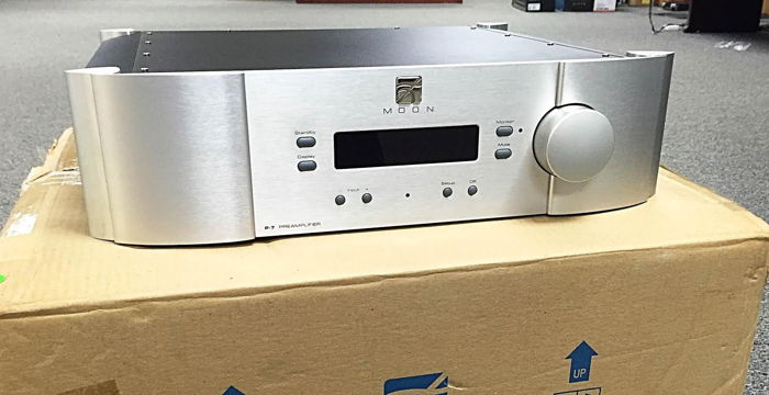 Moon by Simaudio Evolution P7 Preamplifier   in Silver!