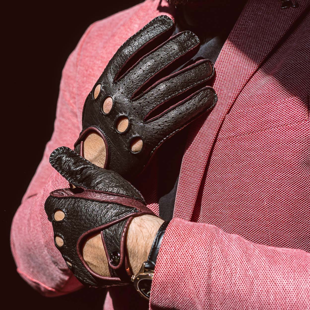 Bordeaux black driving gloves