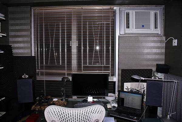 Computer Desk with Linn Classik and Tannoy DC1 biamp