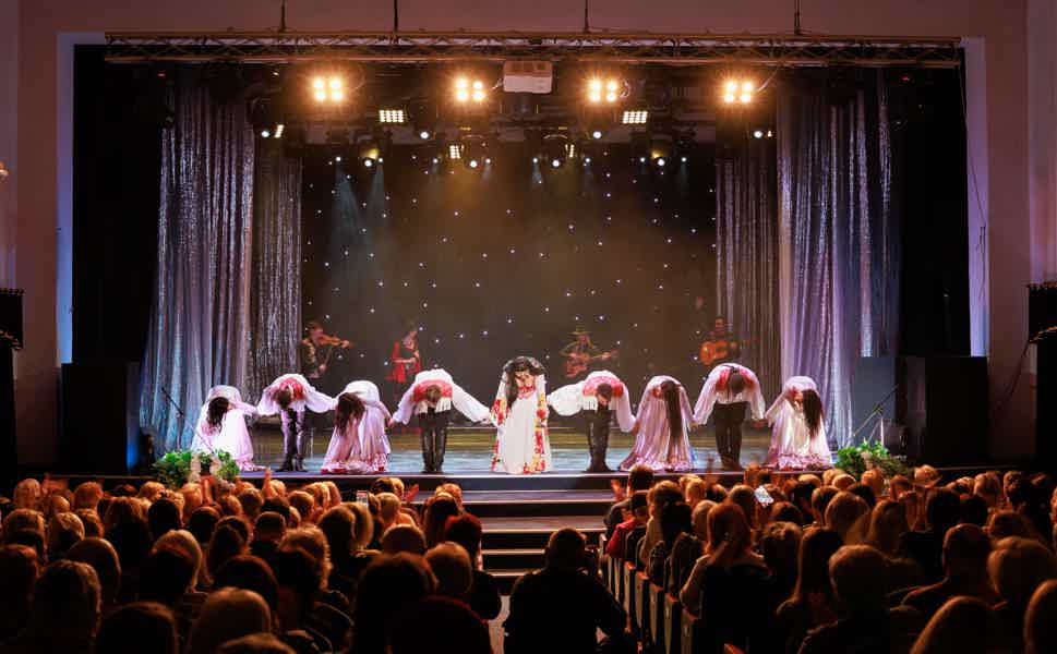 Cabaret in the Heart of Prague 2 Hours Show - photo 1