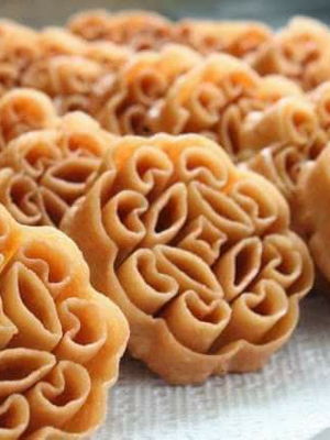 Rose Cookies Achu Murukku Southeast Asian Recipes Nyonya Cooking You can skip this section and use roasted gram or pottukadalai. rose cookies achu murukku