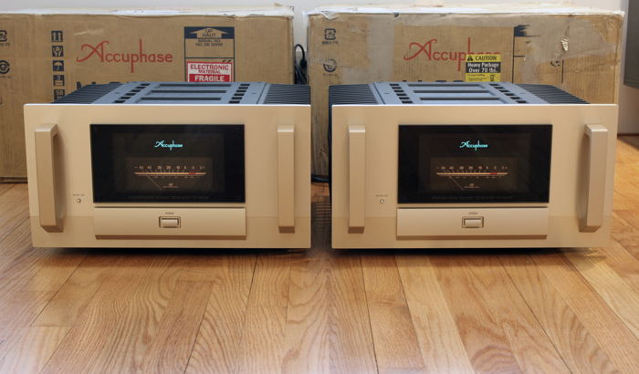 Accuphase M-8000 Monoblock Amplifiers