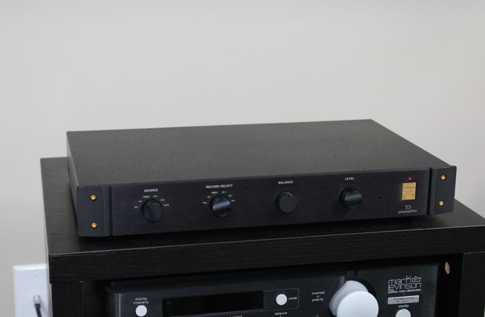 Threshold T3 stereo line stage preamplifier with remote