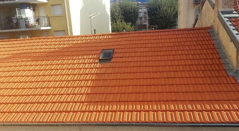 Rénovation de la couverture en tuiles de Marseille sur une copropriété à Nice — photo 2 sur 9 — CEG TOITURE