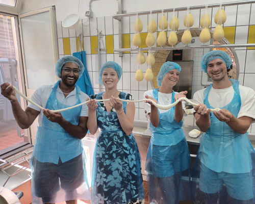Food & Wine Tours Agerola: Make traditional Agerola mozzarella with your own hands!