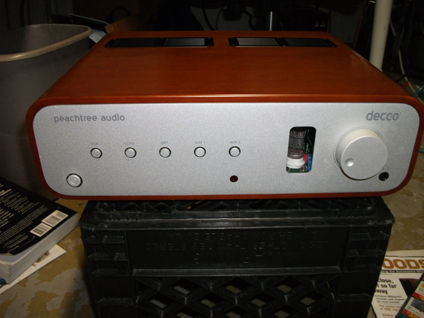 Peachtree Audio Decco02 with built-in DAC like new with speakers ds4.5