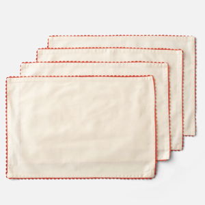 White Scallop Trim Placemat, Set of 4