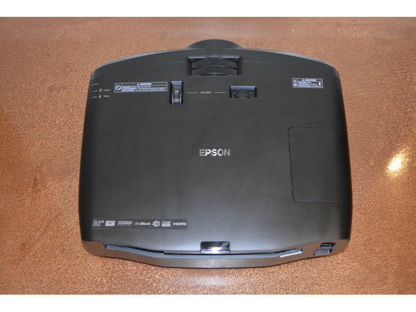 Epson Video Powerlite Pro Cinema 6030UB Projector -- excellent condition (see pics)!