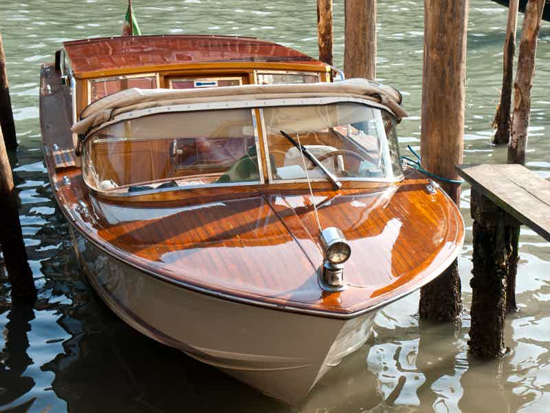 Treviso Airport: One Way Transfer to Venice + WaterTaxi - photo 2