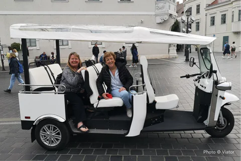 Private Sightseeing Tour using Electric Tuk Tuk Ride in Budapest