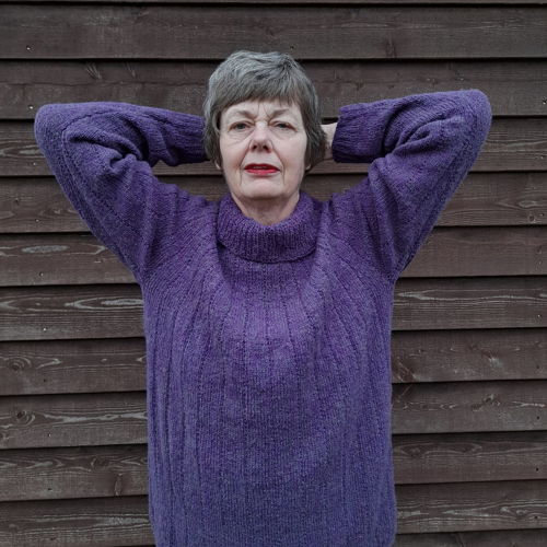 ISOBEL, unifarbener Pullover mit rustikalen Längsstreifen für Damen - aus Shetlandwolle