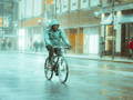 In the rain, cycling speed is reduced. 
