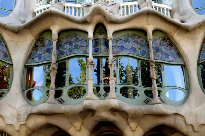 Complete Gaudi Tour: Casa Batllo, Park Guell & Sagrada Familia