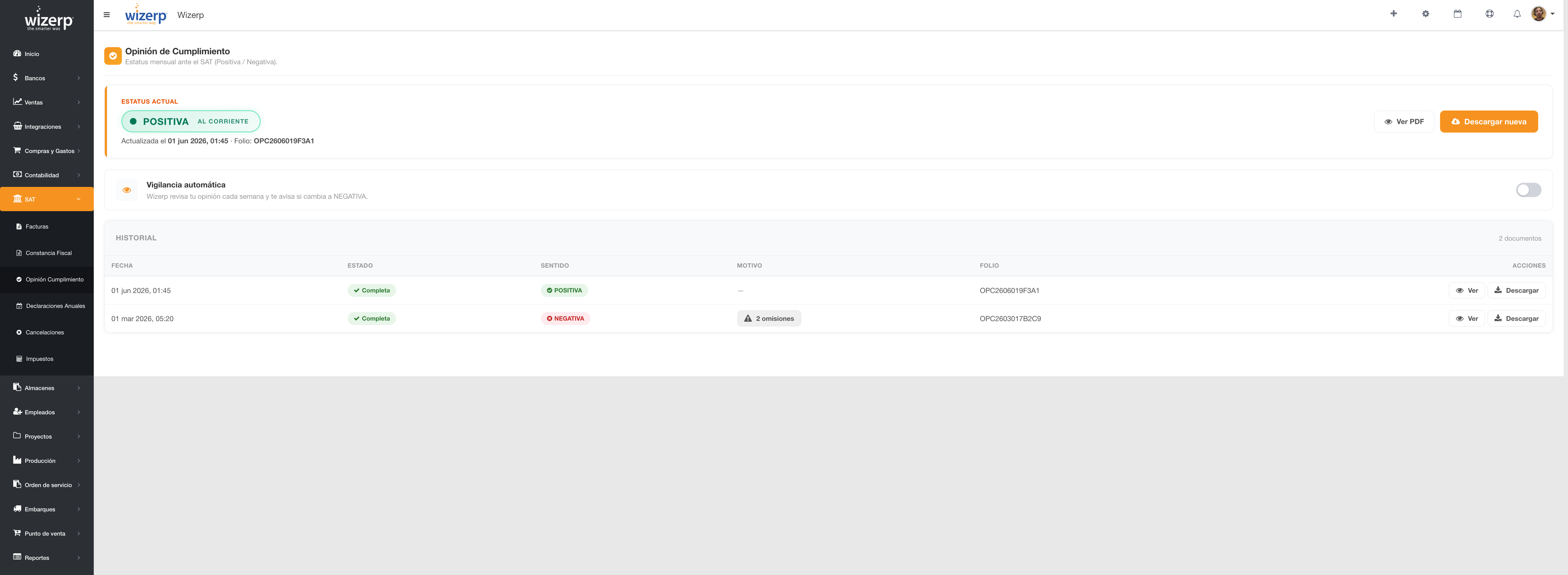 Opini&oacute;n de Cumplimiento con estatus Positiva, vigilancia autom&aacute;tica e historial de descargas.