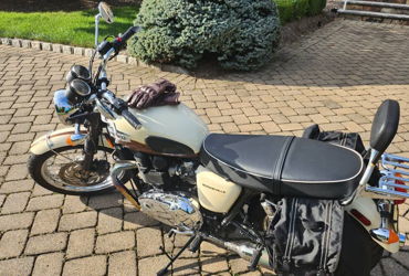 2011 TRIUMPH BONNEVILLE motorcycle for rent near Warren, NJ